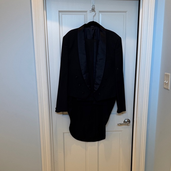 Classic Black Men’s Tuxedo with Tails - Picture 1 of 2